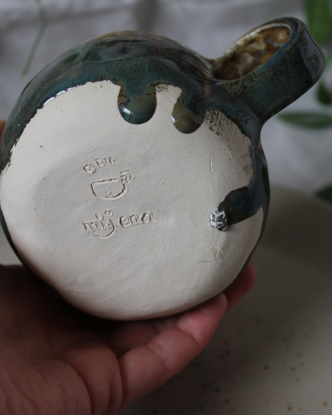 Two-coloured natural looking cup *seconds*